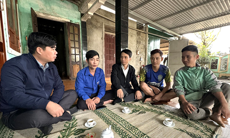 Cơ sở mộc của anh Lê Minh Lý “tiếp lửa” cho những đoàn viên, thanh niên quyết chí làm giàu chính đáng.