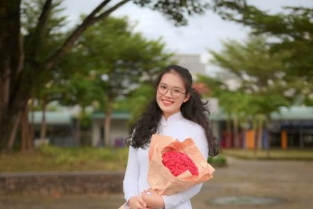 Chuyện một bạn trẻ mê học văn