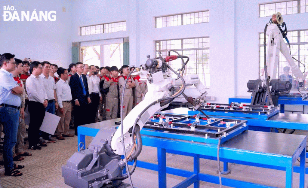 “Bắt tay” doanh nghiệp đào tạo nguồn nhân lực chất lượng cao