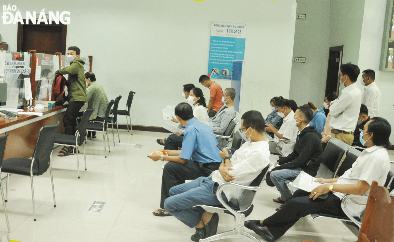 Nhân văn từ mô hình ưu tiên giải quyết thủ tục hành chính